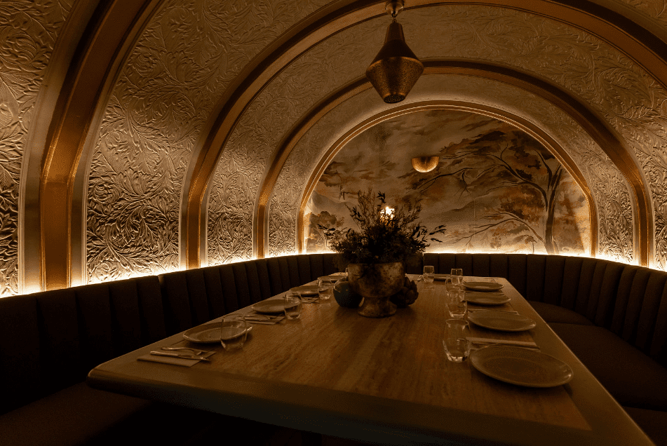 Arched ceiling covered in Lincrusta William Morris Acanthus wallcovering